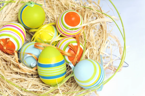 Uova di Pasqua variopinte dipinte — Foto Stock