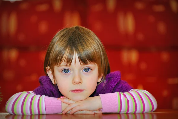 Gyönyörű fiatal lány portréja — Stock Fotó