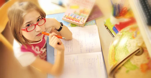 Girl learning at home — Stock Photo, Image