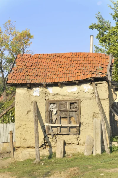 Дом поврежден — стоковое фото