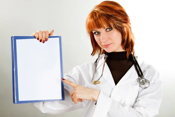 Young Woman Doctor Board Empty — Stock Photo, Image