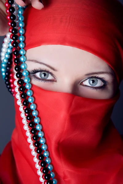 Arabiska Kvinnan Närbild Porträtt — Stockfoto
