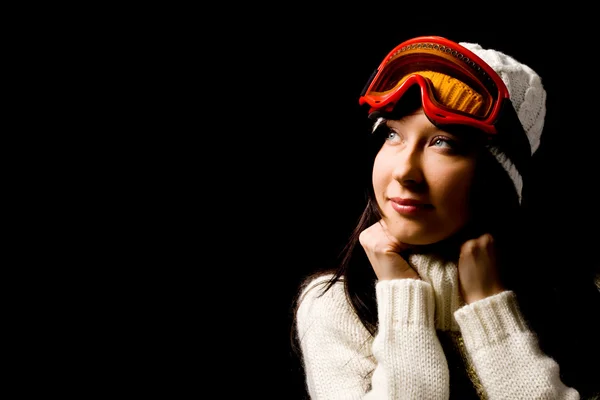 Sevimli kadın beyaz kazak ve snowboardmask ile — Stok fotoğraf