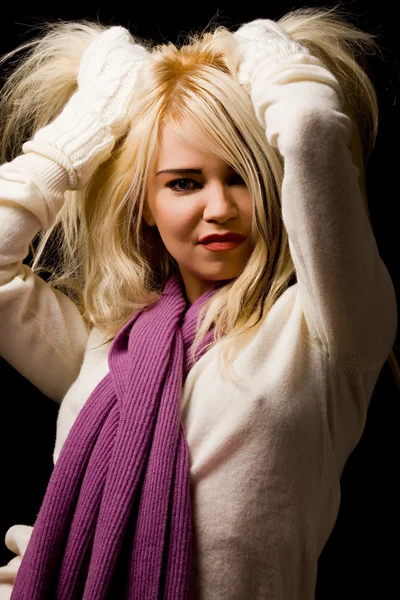 Carino donna con sciarpa — Foto Stock