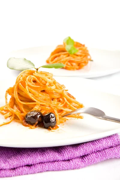 Spaghetti Olives Tomatoesauce — Stock Photo, Image