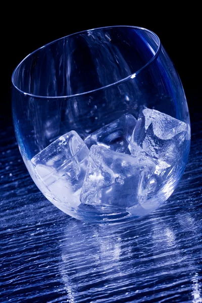 Foto Vidro Com Icecubes — Fotografia de Stock
