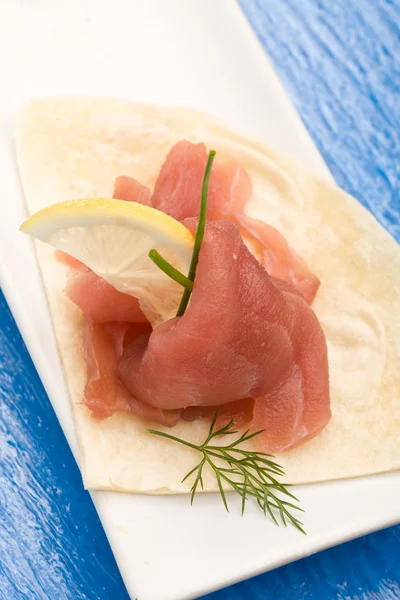 Aperitivo de sanduíche de atum — Fotografia de Stock
