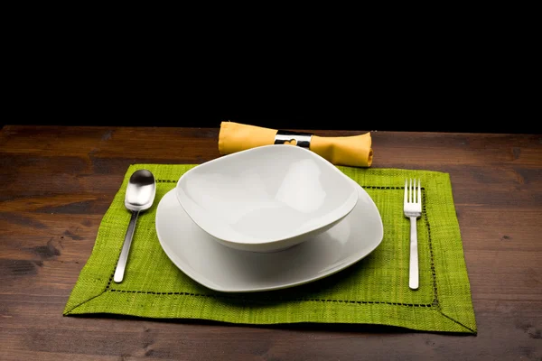 Τραπέζι με πιάτα — Φωτογραφία Αρχείου