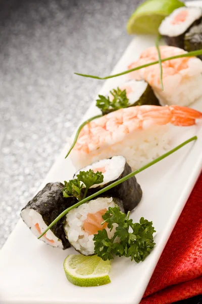 Sushi és sashimi — Stock Fotó