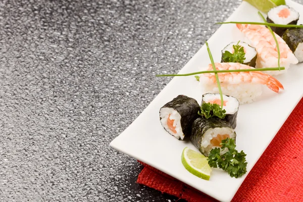 Sushi und Sashimi — Stockfoto