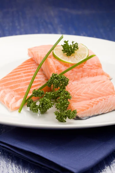 Filete de salmón con lima — Foto de Stock