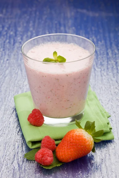 딸기 밀크 쉐이크 — 스톡 사진