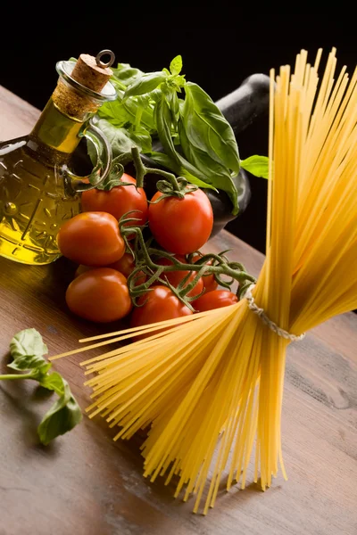 Ингредиенты для итальянской пасты — стоковое фото