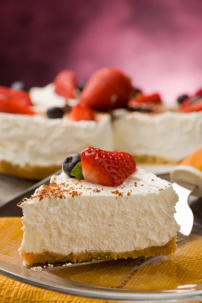 Cake with Strawberries — Stock Photo, Image