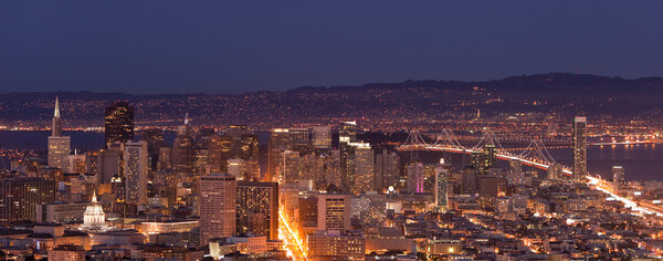 Night view of downtown San Francisco and the bay seen from Twin Peaks.