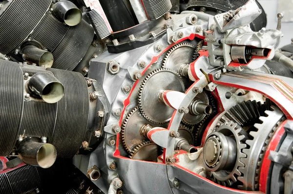ビンテージ航空機エンジン内部の精密機構 — ストック写真