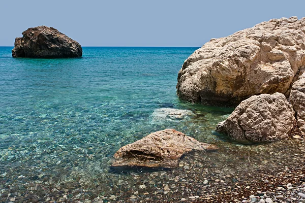 Bahía de Afrodita. Chipre. Mar Mediterráneo — Foto de Stock