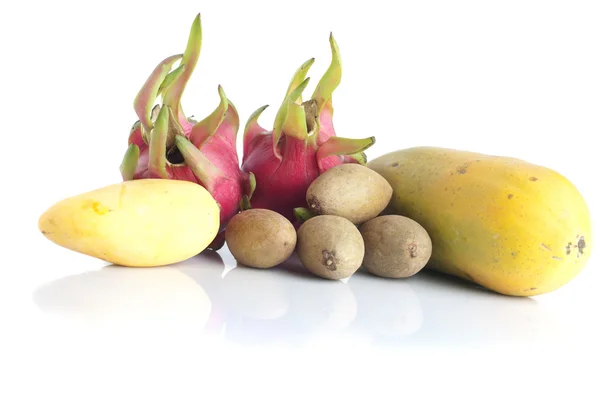Verschillende Tropische Vruchten Geïsoleerd Wit — Stockfoto