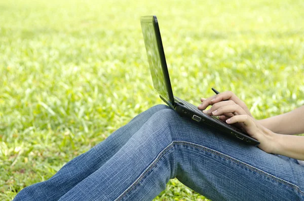 Asian using laptop — Stock Photo, Image
