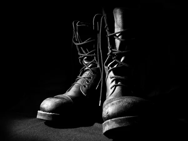 Obrysový vojenské boty — Stock fotografie