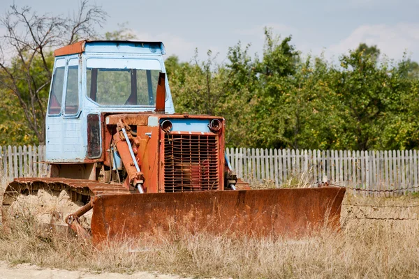 Rostig bulldozer — Stockfoto