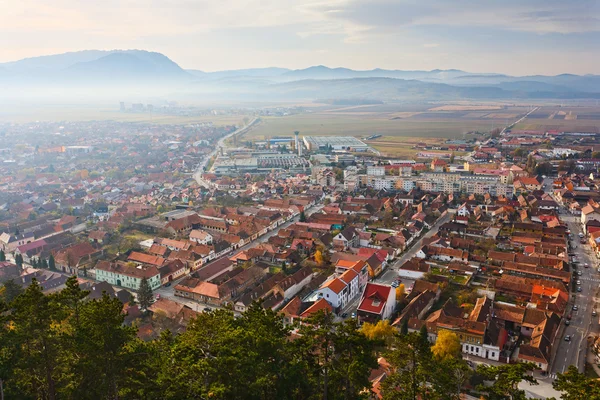 Rasnov město v Rumunsku — Stock fotografie