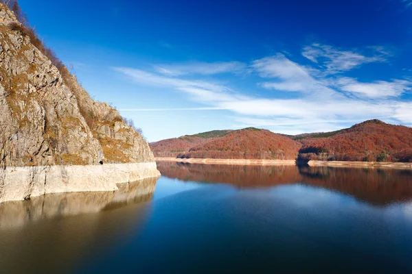 Vidraru meer in Roemenië — Stockfoto