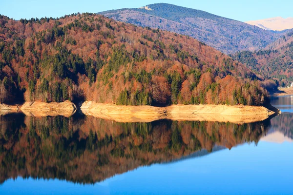 Vidraru Lake v Rumunsku — Stock fotografie