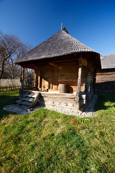 Vecchio fienile di campagna in Romania - vedere tutta la serie — Foto Stock