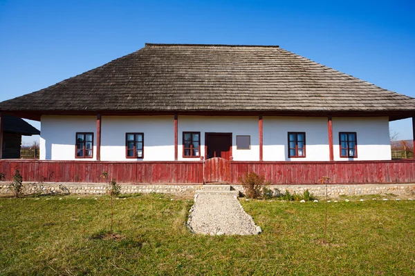 Casa romena tradicional - veja toda a série — Fotografia de Stock