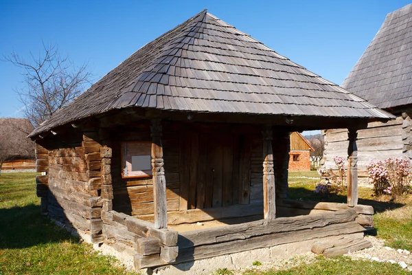 Stary stodoła wiejski w Rumunii - Zobacz całą serię — Zdjęcie stockowe