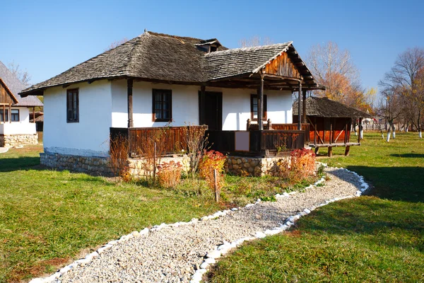Hagyományos román ház - lásd a teljes sorozat — Stock Fotó