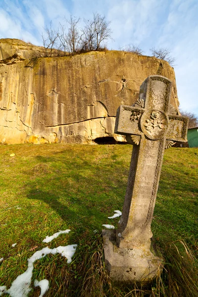 Antiga Cruz Pedra Mosteiro Corbii Piatra Romênia — Fotografia de Stock