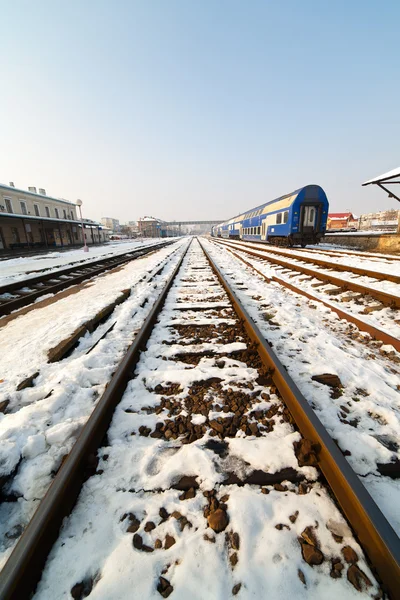 Järnvägen Täckt Snö Solig Vinterdag — Stockfoto