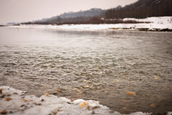 Fluss im Winter — Stockfoto