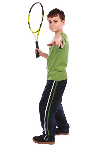 一个可爱的孩子与网球球拍被隔绝在白色背景上的肖像 — 图库照片