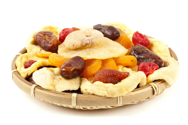 Nahaufnahme Von Getrockneten Früchten Mix Isoliert Auf Weißem Hintergrund — Stockfoto