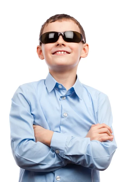 Criança com óculos de sol isolados em branco — Fotografia de Stock