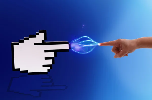 Computer cursor en menselijke hand. — Stockfoto