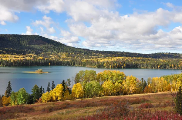 Lago en otoño —  Fotos de Stock