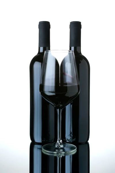 Two Bottles Wineglass Red Wine Mirror — Stock Photo, Image