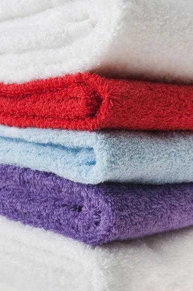 Stapel Kleurrijke Handdoeken — Stockfoto