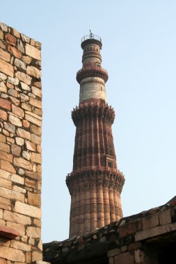 Qutb minar, 73m yüksekliğinde zafer Kulesi 1192-98 sırasında delhi, Hindistan inşa