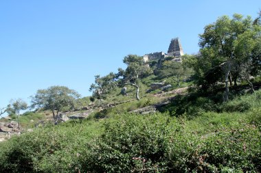 Yoganarasimhaswamy temple hill Melkote, Mandya District, Karnataka, Hindistan, Asya adlı üst