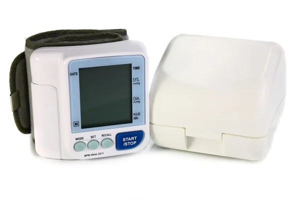 Un dispositivo elettronico che legge la pressione sanguigna — Foto Stock