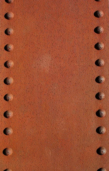 Placa de metal enferrujado com rebites — Fotografia de Stock
