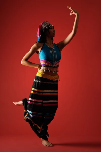 Gizemli geleneksel dans — Stok fotoğraf