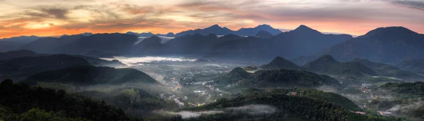 Panoramik kırsal manzara — Stok fotoğraf