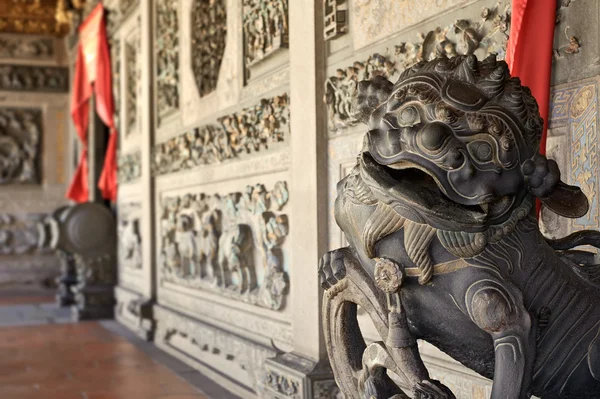 Лев Резным Каменным Животным Рельефом Китайском Храме — стоковое фото