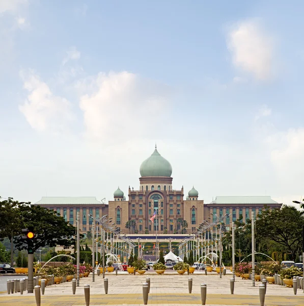 总理办公大楼和广场在马来西亚普特拉贾亚 — 图库照片
